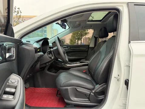 Roewe i5