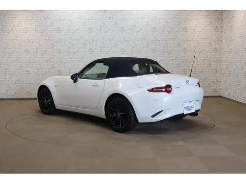 Mazda MX-5 (Roadster)