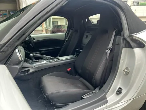 Mazda MX-5 (Roadster)