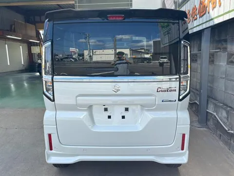 Suzuki Spacia Custom
