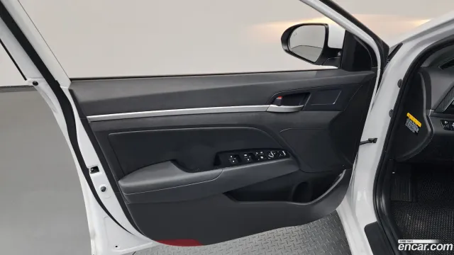 Hyundai Elantra (Avante)