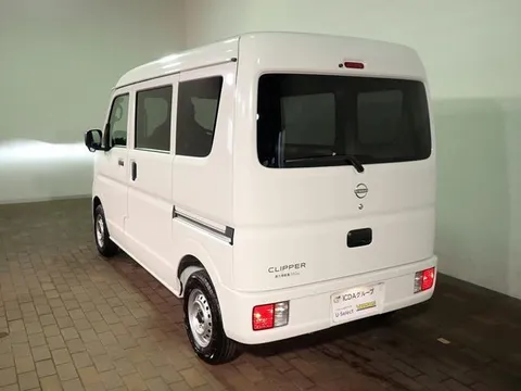 Nissan Clipper Van