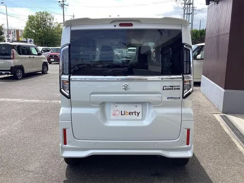 Suzuki Spacia Custom