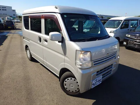 Mitsubishi Minicab Van