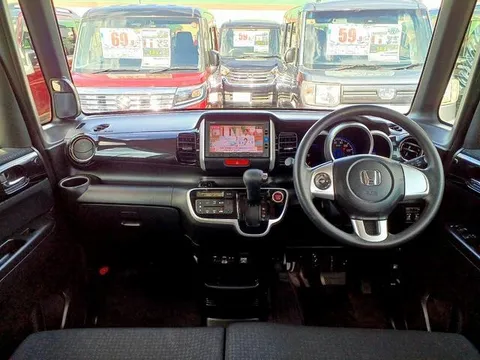 Honda N-BOX Custom