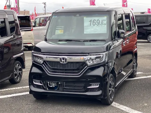 Honda N-BOX Custom