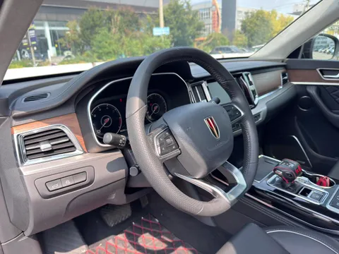 Hongqi HS7
