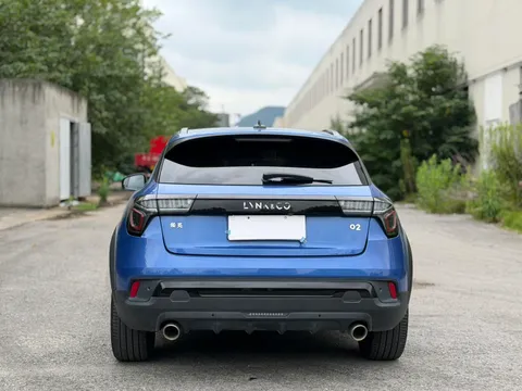 Lynk & Co 02