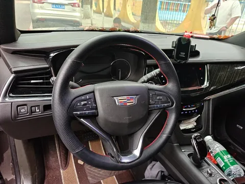 Cadillac XT6