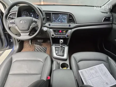 Hyundai Elantra (Avante)