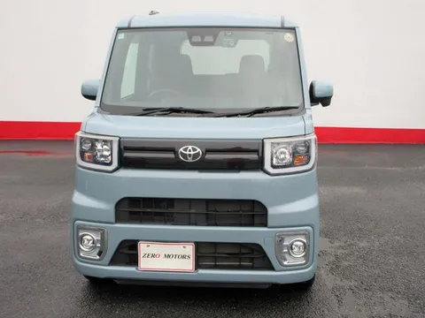 Toyota Pixis Mega