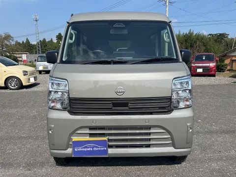 Nissan Clipper Van
