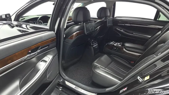 Genesis G90 (EQ900)