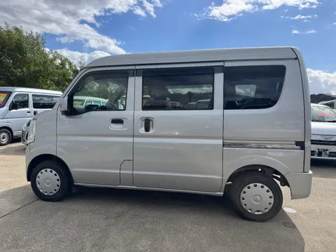 Mitsubishi Minicab Van