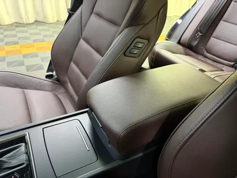 Hongqi H7