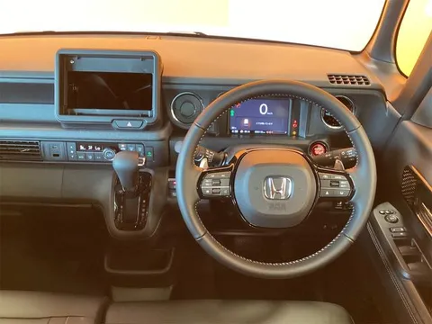 Honda N-BOX Custom