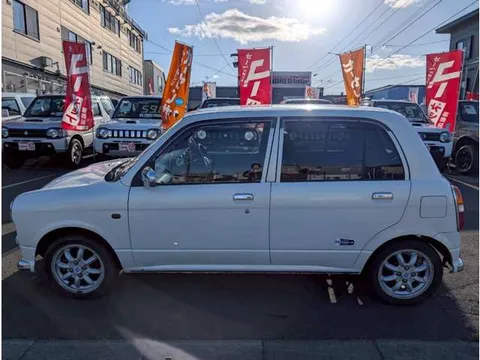 Daihatsu Mira Gino