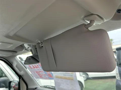Nissan Clipper Van