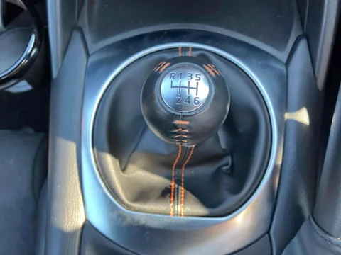 Mazda MX-5 (Roadster)
