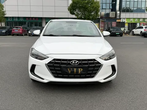 Hyundai Elantra (Avante)