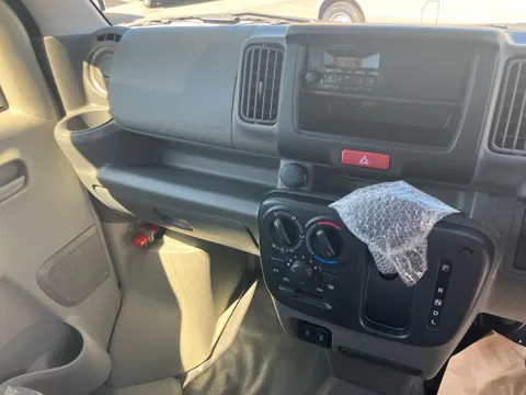 Mitsubishi Minicab Van