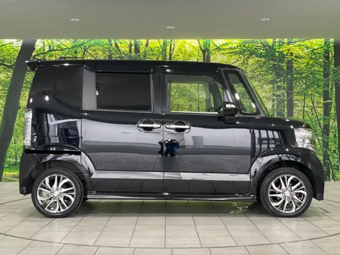 Honda N-BOX Custom