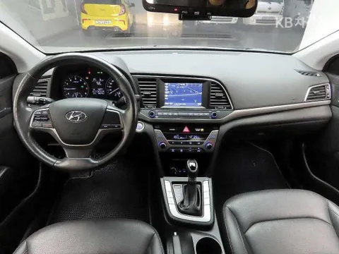 Hyundai Elantra (Avante)