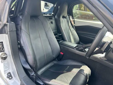 Mazda MX-5 (Roadster)