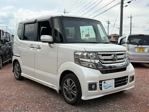 Honda N-BOX Custom