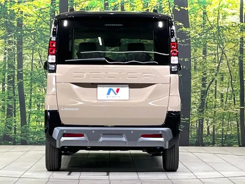 Mitsubishi Delica Mini