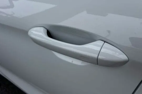 Geely Binray