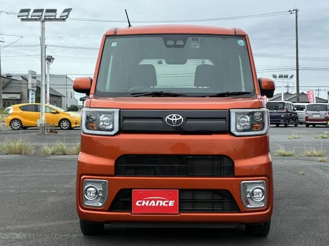 Toyota Pixis Mega