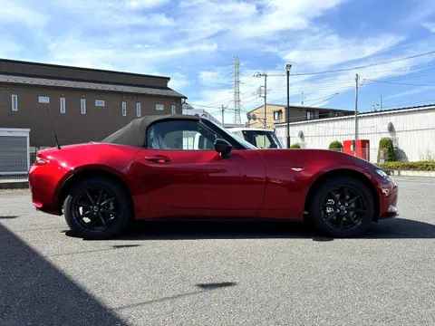 Mazda MX-5 (Roadster)