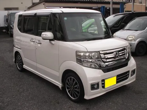 Honda N-BOX Custom
