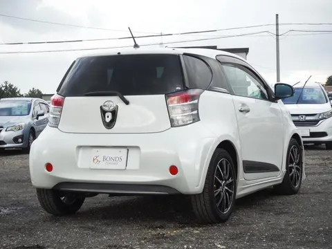 Toyota iQ