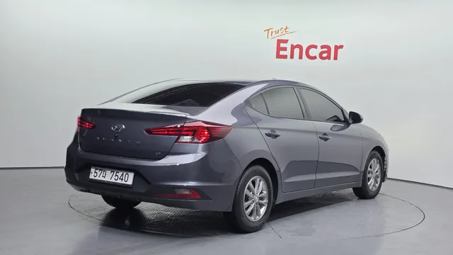 Hyundai Elantra (Avante)