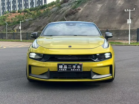 Lynk & Co 03