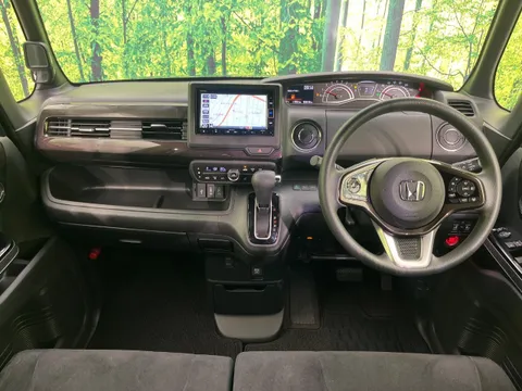 Honda N-BOX Custom
