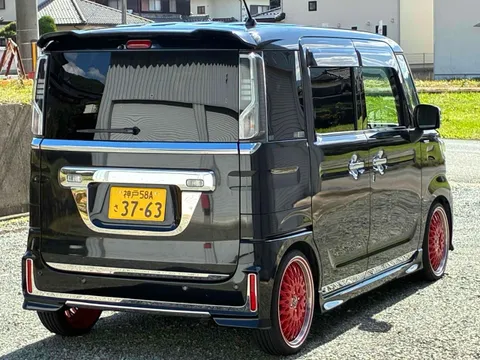 Suzuki Spacia