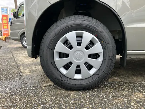 Nissan Clipper Van