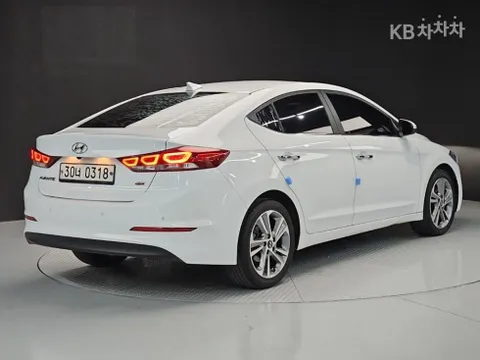 Hyundai Elantra (Avante)