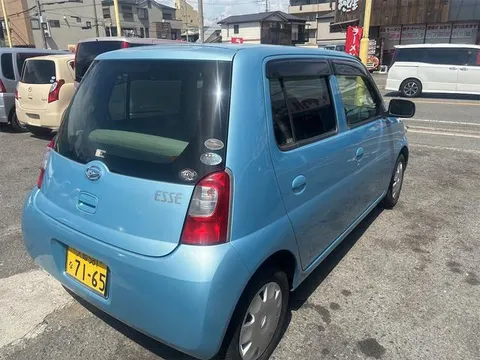 Daihatsu Esse