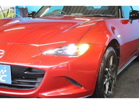 Mazda MX-5 (Roadster)