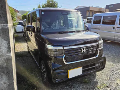 Honda N-BOX Custom
