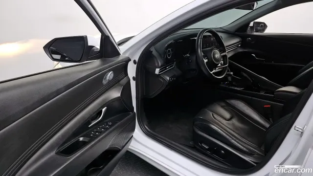 Hyundai Elantra (Avante)