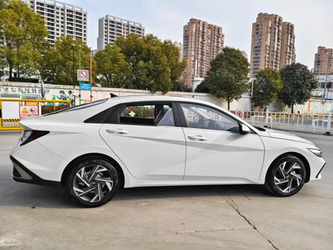 Hyundai Elantra (Avante)