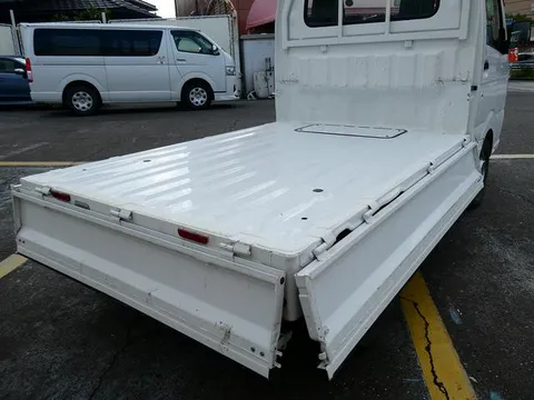 Mazda Scrum Truck