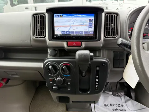 Mitsubishi Minicab Van