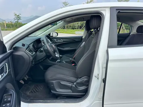 Roewe i5