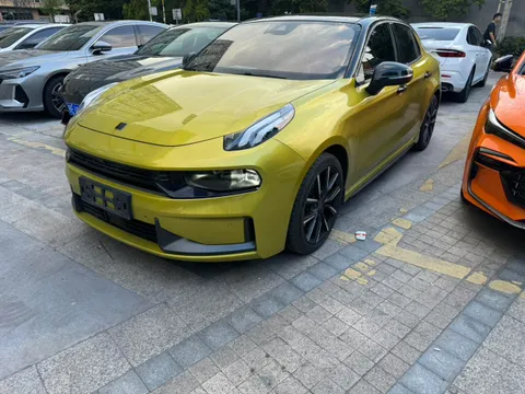 Lynk & Co 03